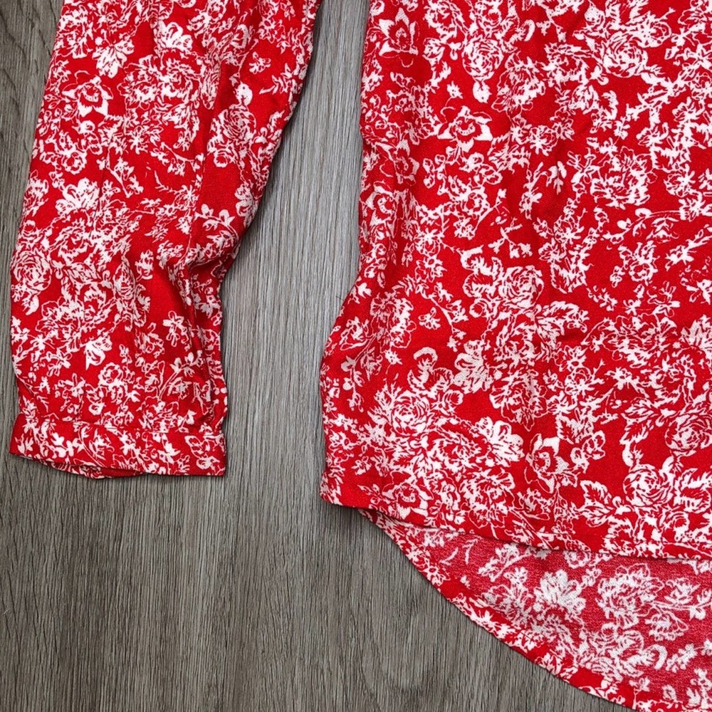 Hinge Women's Red/White Floral Garden Hi-Low Hem V-Neck Smocked Blouse sz XS - Picture 7 of 7